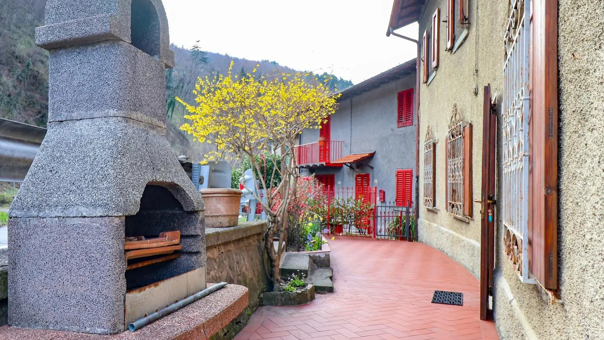 River House In The Mountains - With Wi-Fi Pianosinatico Italy